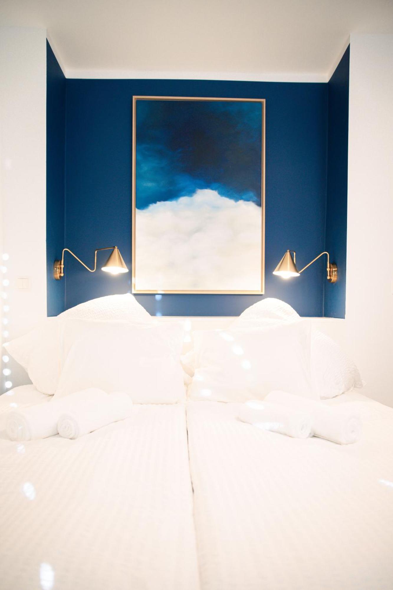 Blue In Center Apartment