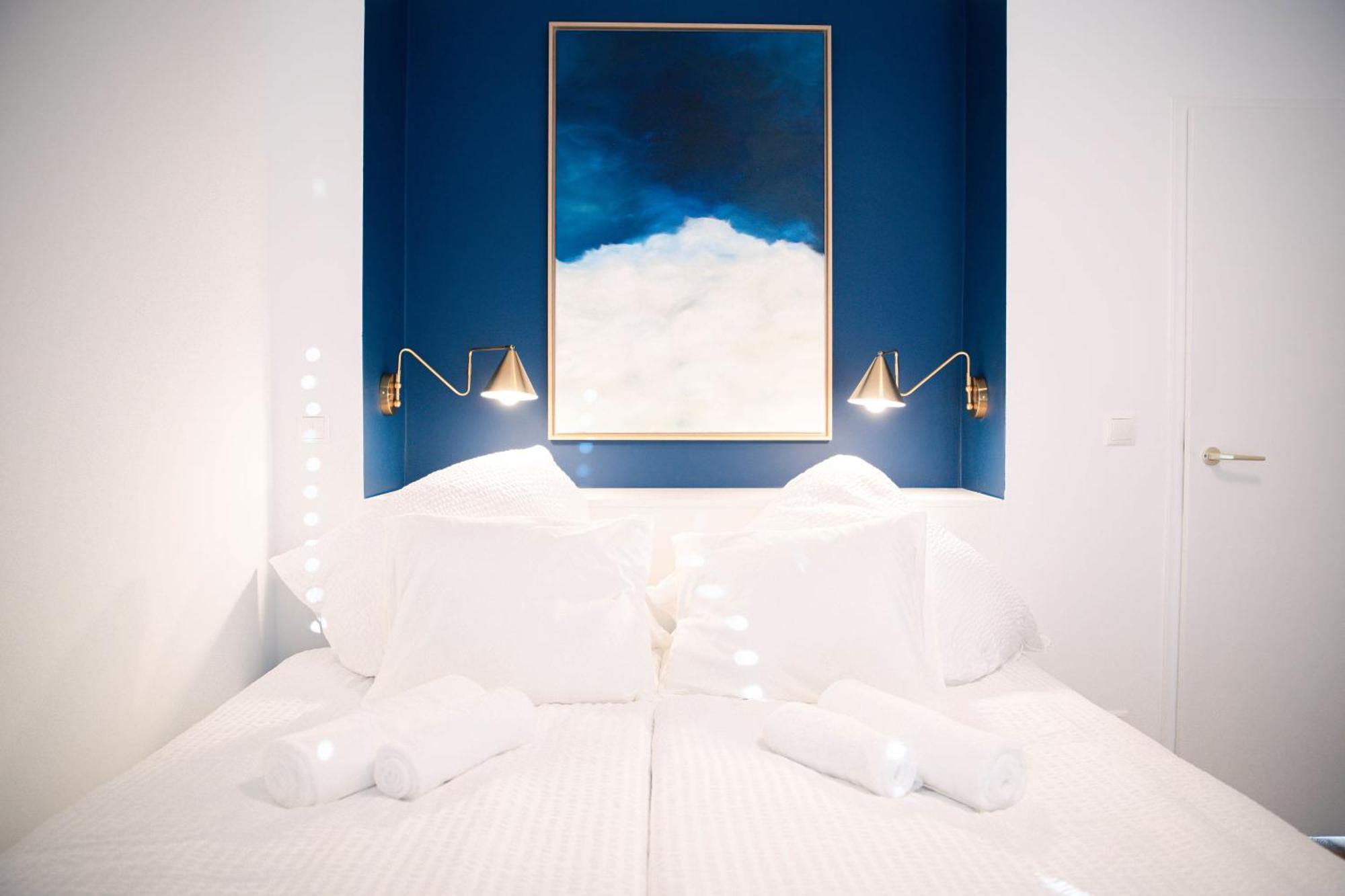 Blue In Center Apartment